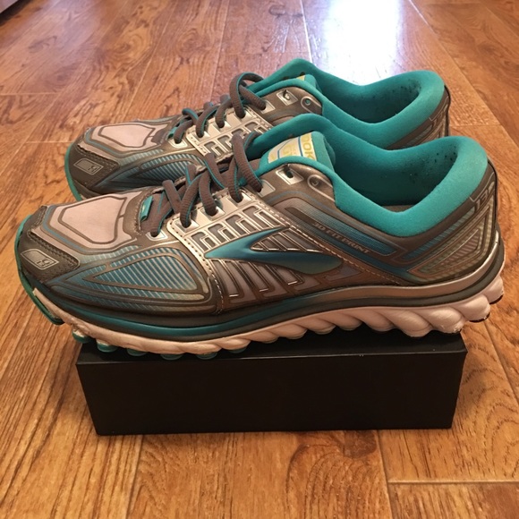used brooks shoes